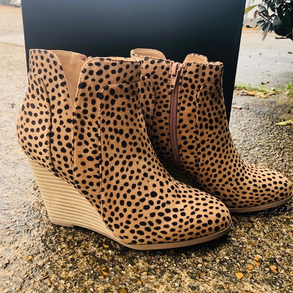 Shoes - Spotted cheetah wedge booties